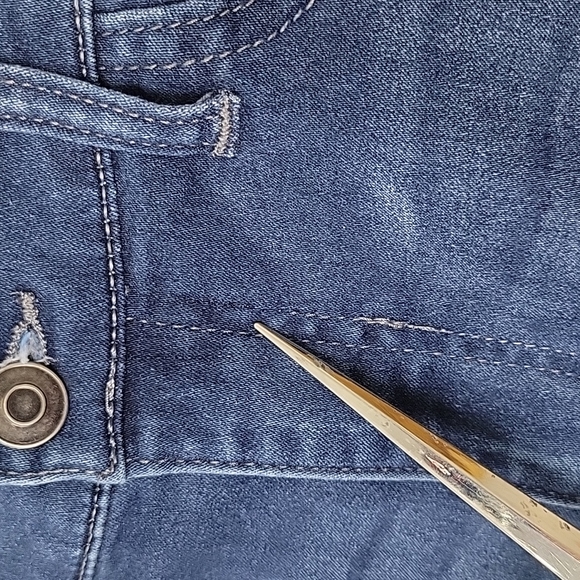 Fashion Nova Distressed Jeggings SZ 7 - Picture 15 of 16